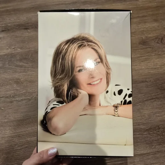 COPY - Toni brattin hair fabulous wig - Picture 1 of 3